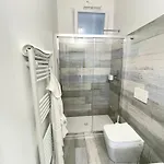 Casa Giulietta - Ombrellone E 2 Lettini Inclusi *