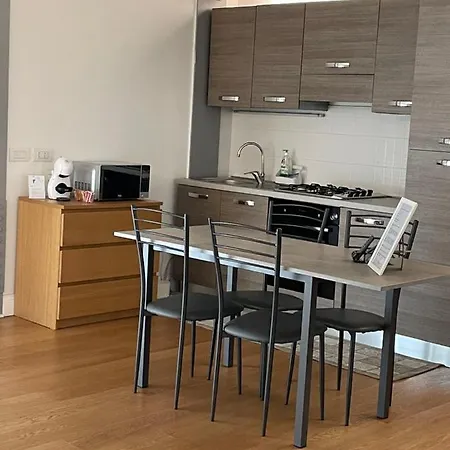 Casa Giulietta - Ombrellone E 2 Lettini Inclusi アパート *