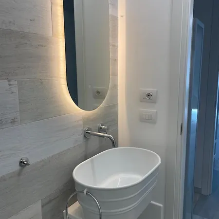 Casa Giulietta - Ombrellone E 2 Lettini Inclusi *