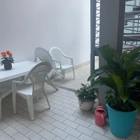 Casa Giulietta - Ombrellone E 2 Lettini Inclusi アパート