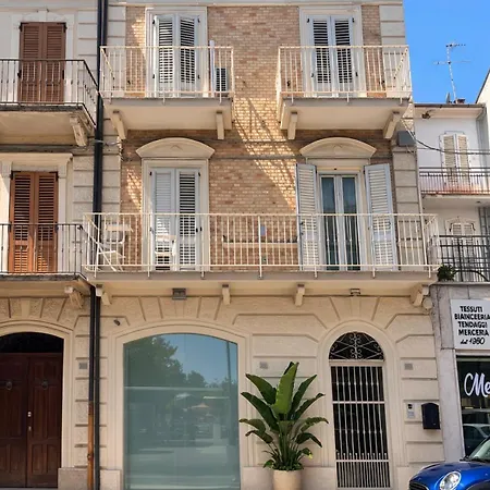Casa Giulietta - Ombrellone E 2 Lettini Inclusi *